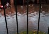 Llueve en Pilar y aparecieron las primeras calles bajo el agua