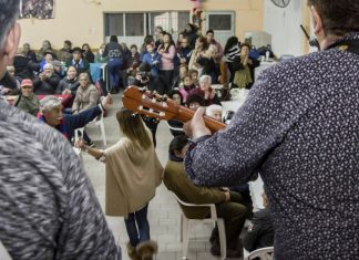 Peña folklórica para los adultos mayores de Derqui