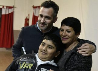 Achával: “Queremos que los niños de Del Viso tengan todo lo que necesitan para estudiar»