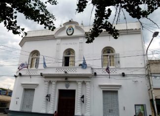 Denuncian al intendente y un funcionario por desvío de fondos públicos