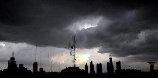 Alerta meteorológica por fuertes tormentas y posible caída de granizo en Buenos Aires.