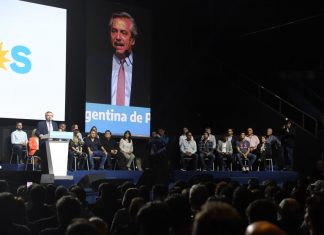 Achával: “Como dijo Alberto, el domingo llenamos las urnas de votos” Federico Achaval participó del cierre de campaña de Alberto Fernandez