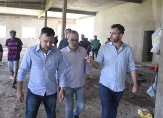 Achával: «En cada lugar que vamos encontramos una falsa promesa de Cambiemos» El Intendente Federico Achával recorrió las obras paralizadas del centro de salud de Monterrey junto a la Secretaria de Salud Mirta Ortega Sanz y a Guido Bordachar