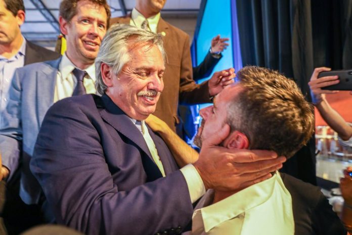 Achaval junto a Alberto Fernandez en el lanzamiento de Argentina Hace