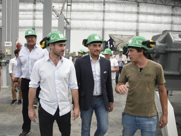 Cabandié y Achával recorren la empresa Zewan del Parque Industrial El ministro de medio ambiente, Juan Cabandie y el intendete de Pilar, Federico Achával, recorrieron la empresa Zewan del Parque Industrial
