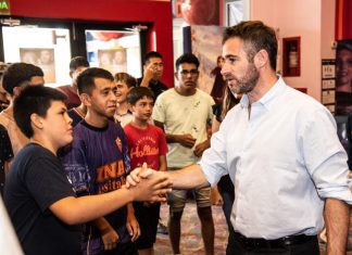 Jornada de cine para los jóvenes de las Escuelas Abiertas de Verano Jóvenes pilarenses de las escuelas abiertas de verano asisten a una jornada de cine gratuita