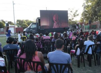 Tras recorrer las plazas del distrito, finalizó la temporada de Cine Móvil.