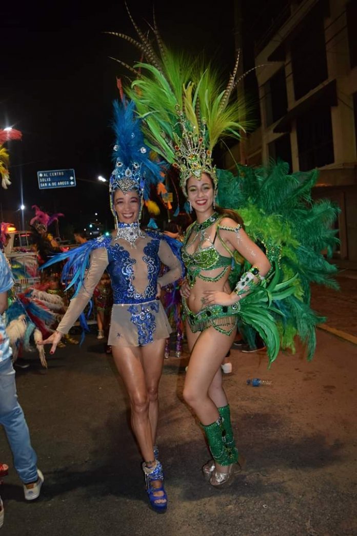 El ritmo del carnaval llega a Derqui de la mano de una docena de murgas El ritmo del carnaval llega a Derqui de la mano de una docena de murgas