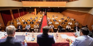 El gobernador y los intendente de Bs As reunidos por el coronavirus.