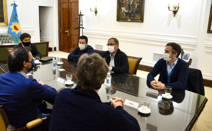 Achával se reunió con Kicillof e intendentes en La Plata