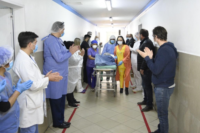 Una mujer de 97 años internada en el Sanguinetti logró vencer al Covid + material audiovisual Una mujer de 97 años internada en el Sanguinetti logró vencer al Covid + material audiovisual