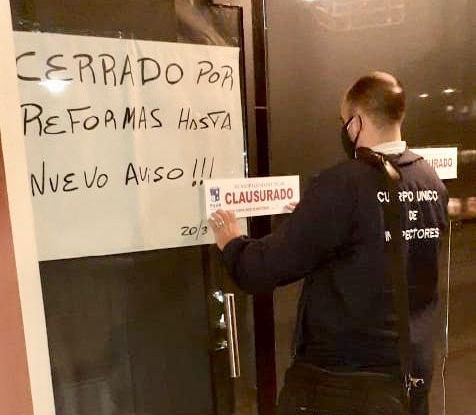 una peluquería en Pueblo Caamaño en la localidad de La Lonja. una peluquería en Pueblo Caamaño en la localidad de La Lonja.