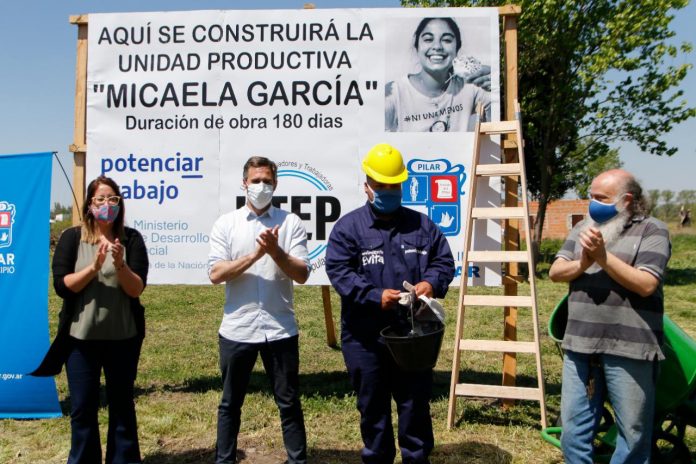 Achával y Pérsico entregaron herramientas a cooperativistas en Derqui