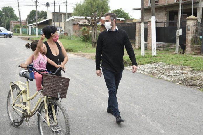Achával: "Unir las calles que conectan a nuestra comunidad también es un Estado presente" Achával: "Unir las calles que conectan a nuestra comunidad también es un Estado presente"