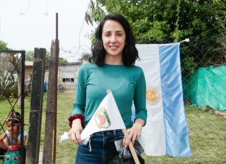 Quien le da dignidad al pueblo, recibe a cambio lealtad "Quien le da dignidad al pueblo, recibe a cambio lealtad"