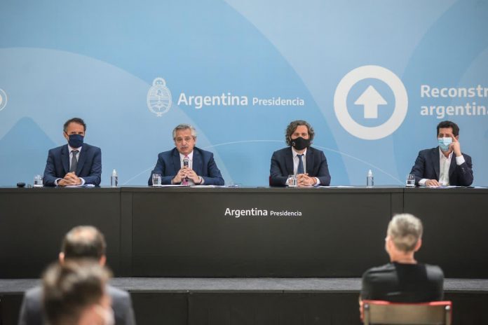 Achával junto al presidente Fernández en la inauguración de obras públicas Achával junto al presidente Fernández en la inauguración de obras públicas