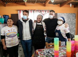 Laurent acompañó las actividades para la infancia en el merendero de Norma Ramos