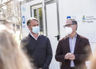 Laurent en el operativo del INTI de medición corporal para la nueva Ley de Talles medición corporal