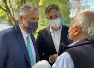 Alberto Fernández en Pilar junto a Federico Achával