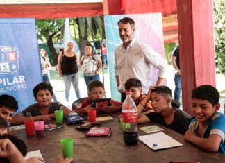 Laurent acompañó un taller de Tarea de Todos tarea de todos