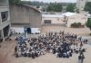 Una estudiante fue discriminada en el colegio y sus compañeros y compañeras realizaron una protesta protesta