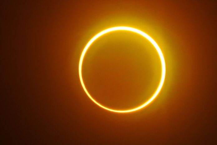 Eclipse abril mayo dos eclipses