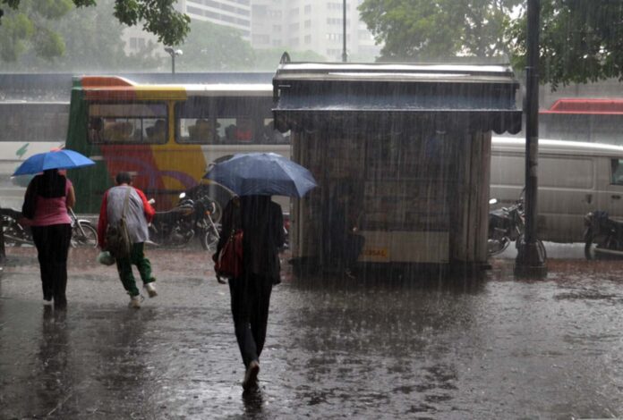 Once provincias bajo alertas meteorológicas por tormentas y vientos intensos