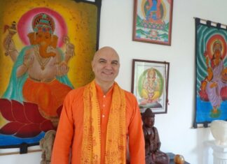 Néstor Cesarini: «El yoga es considerada una de las disciplinas que trae bienestar a la comunidad» Néstor cesarini