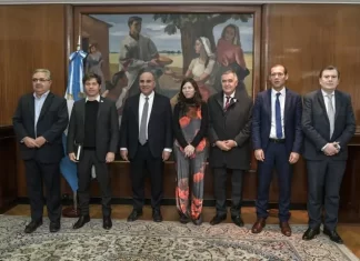Batakis avanza en el diálogo con gobernadores Batakis avanza en el diálogo con gobernadores