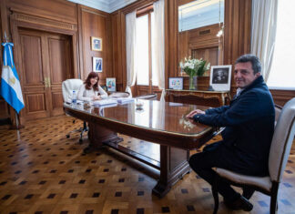 Cristina Fernández de Kirchner y Sergio Massa se reunieron en el Senado Cristina Fernández de Kirchner y Sergio Massa se reunieron en el Senado