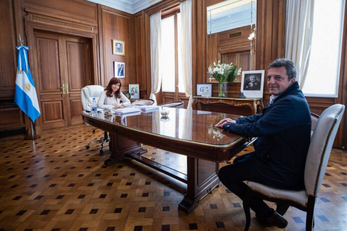 Cristina Fernández de Kirchner y Sergio Massa se reunieron en el Senado