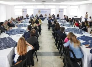 El PJ bonaerense planea un Congreso con Cristina Fernández El PJ bonaerense planea un Congreso con Cristina Fernández