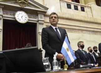 Massa renunciará mañana a su banca y a la presidencia de la Cámara de Diputados Massa renunciará mañana a su banca