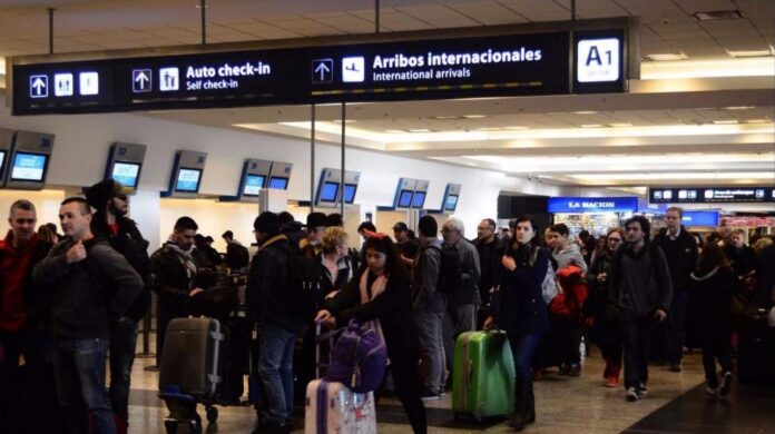 Vuelos de Aeroparque y Ezeiza cancelados