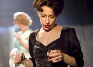 Elena Roger entrevistada por Alejandro Levin: «Estoy muy agradecida del éxito que tiene Piaf» elena roger