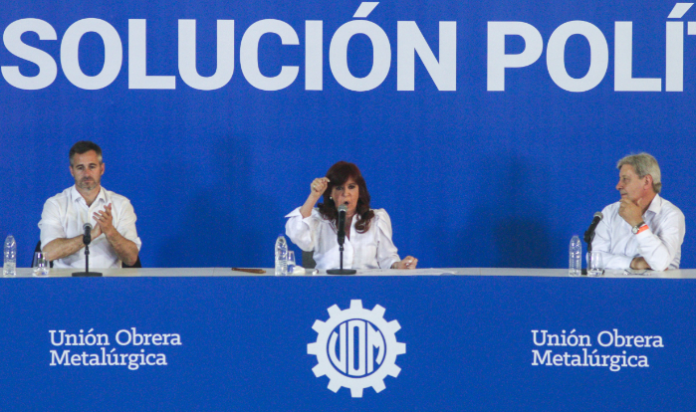 defendiendo los derechos de quienes salen adelante para construir un futuro mejor defendiendo los derechos de quienes salen adelante para construir un futuro mejor