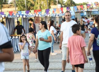 Llega un domingo de danza y humor al Paseo Antonio Toro Llega un domingo de danza y humor al Paseo Antonio Toro
