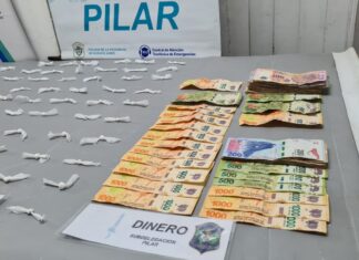 Barrio San Cayetano: cuatro personas detenidas por venta de cocaína Finaliza otro caso de lucha frente al narcotráfico dentro del Distrito, tras un allanamiento en la localidad de Lagomarsino, la Policía de Pilar aprehendió a cuatro comerciantes de cocaína y secuestró más de 200 gramos de la droga.