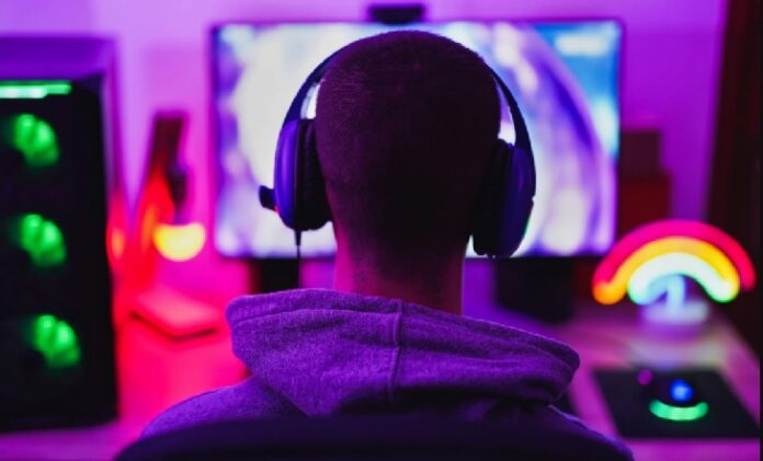 monotributo-tech-computadora-gamer El eje central del proyecto es que los profesionales de la economía del conocimiento podrán inscribirse en el nuevo régimen cuando perciban ingresos por hasta 30 mil dólares al año y pagarán tributo en forma escalonada.