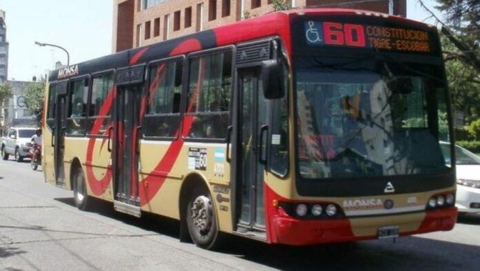 129311_945 Protesta de choferes de colectivo en Panamericana