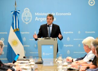 El Gobierno anunció el aumento en los límites de las tarjetas de crédito para impulsar el consumo El Gobierno anunció el aumento en los límites de las tarjetas de crédito para impulsar el consumo