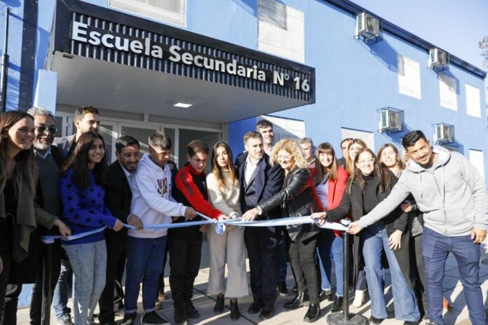 Achával inauguró el 20º establecimiento educativo Derqui: Achával inauguró el 20º establecimiento educativo