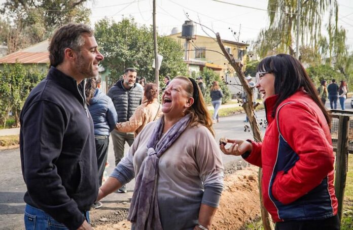 Achával recorrió obras en Villa Rosa