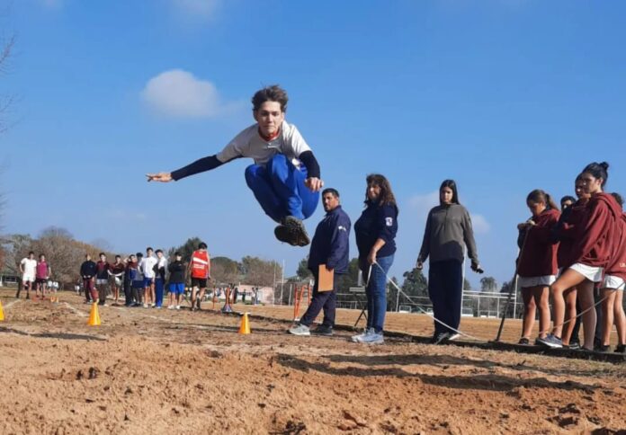 La Etapa Local del Atletismo Sub 18 coronó a sus campeones locales