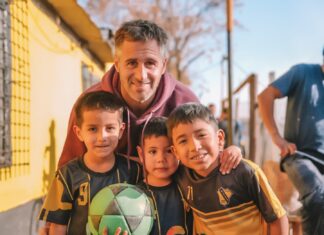 Achával en Alberti: «Los clubes de barrio son muy importantes para la comunidad, desde el Municipio los vamos a seguir apoyando» Los clubes de barrio son muy importantes para la comunidad