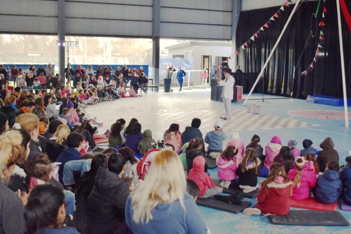Las Tardes de Circo llegan al Club Municipal Peruzzotti Las Tardes de Circo llegan al Club Municipal Peruzzotti