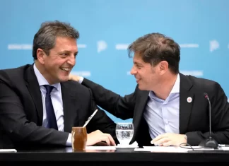 Massa y Kicillof cierran la campaña bonaerense en el distrito de Merlo Massa y Kicillof cierran la campaña bonaerense en el distrito de Merlo