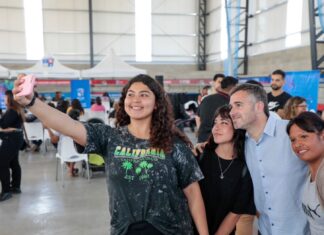 Achával presente en el operativo «Estado Joven» en el Club Municipal Presidente Derqui Achával presente en el operativo "Estado Joven" en el Club Municipal Presidente Derqui