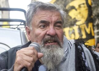 Castells se adjudicó la organización de los saqueos y lo denunciaron