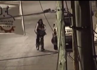 Pilar centro: detienen a delincuente mientras robaba la batería de un vehículo Pilar centro: detienen a delincuente mientras robaba la batería de un vehículo